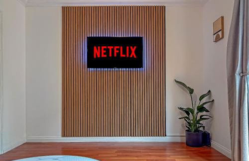 Stylish Town Centre Apartment, ALLOCATED FREE PARKING SPACE, RICKMANSWORTH HIGH STREET, Modern Decor, Juliet Balcony, Walking Distance to Rickmansworth Station Metropolitan Line - Foto 39