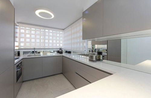 Luxury 5-Bedroom Townhouse in Puente Romano - Foto 32