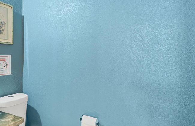 Spacious Family Home w Pool Hot Tub Large Yard - Photo 33