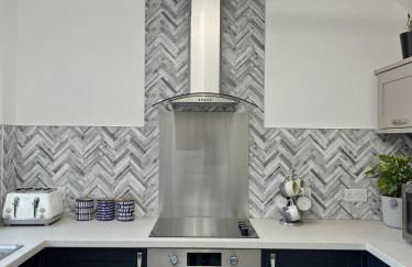 Stylish Highland Home - Photo 4