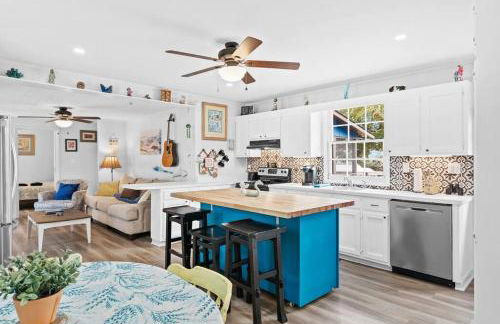 Dolphin Cove - Whole WATERFRONT House with Dock - Foto 45