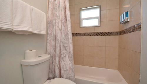 SuperValue Suite #8 @ East End Revitalized - Foto 5