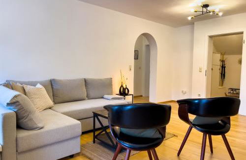 KUELhome - STYLISCHE ZENTRALE WOHNUNG MIT KÜCHE UND PARKPLATZ IN SEITENSTRAẞE - Foto 11