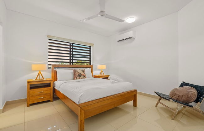 Yanti at Nightcliff Foreshore Pool Shops Cafe - Foto 18