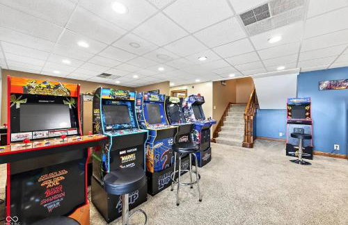 Lakefront Group Stay, Sleeps 19, Indoor Pool, Hot Tub, Arcades - Foto 30