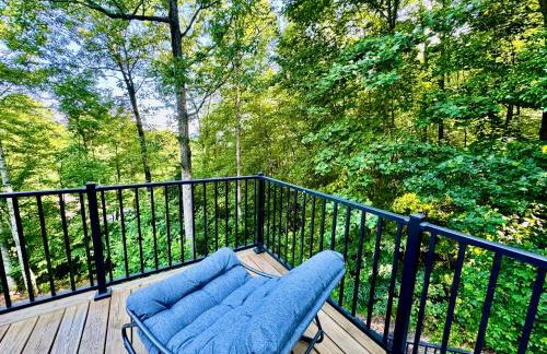 MOONLIGHT MOUNTAIN MANOR - Cedar Hot Tub, Views & Games - Foto 37