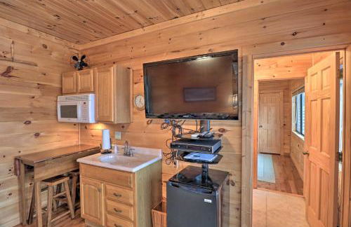 Smoky Mountain Cabin with Hot Tub and Views! - Foto 25