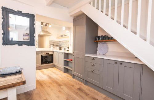 Lilsen Cottage by The Sea - Photo 4