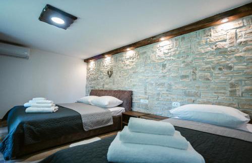 Holiday House Zrinski with Pool, Sauna & Jacuzzi - Foto 25