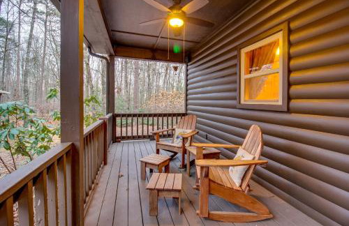 Hot Tub and Fire Pit Wooded Cabin Near DeSoto Park! - Foto 22