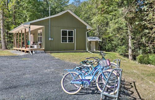 16 Mi to Ski Slopes! Creekside Poconos Cottage - Foto 24