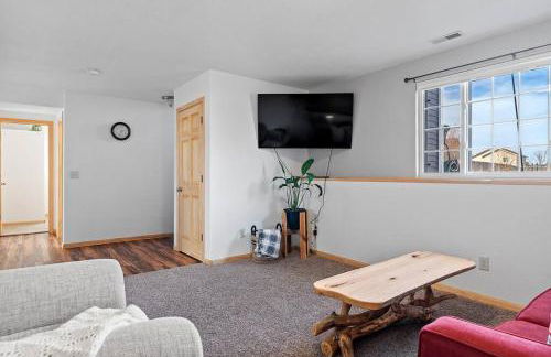 Stylish 5 BR- LG Fenced Backyard and Playground - Foto 25