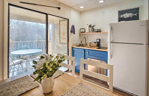 Balcony and Pool Access! Couples Escape in Lake Lure - Foto 9