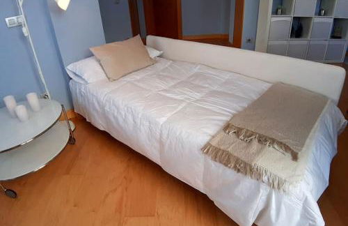 LUXEinBurgos Atico con Vistas Espectaculares - Foto 14