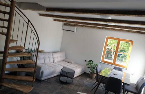 Secluded cottage in an orchard, island Pasman - Photo 1