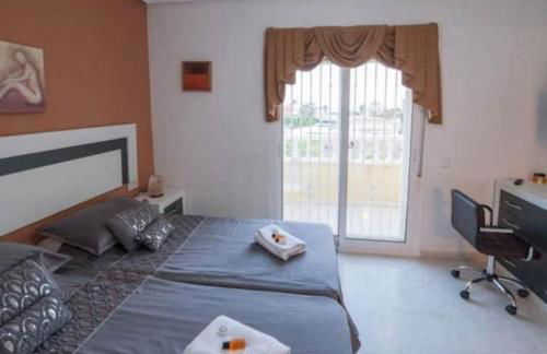 Ciudad Quesada Stunning Heated Pool Private Luxury Villa with Spa Sleeps 14 - Foto 9