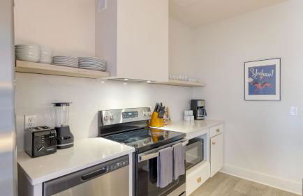 36 Guests on Music Row Bachelorette Suites Glam Room 5 Minutes to Downtown - Foto 19