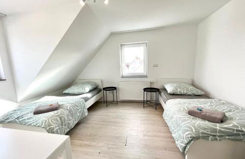 Handwerker Wohnung - Parkplatz vor der Türe - Balkon - bis zu 6 Personen - Foto 2