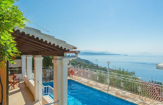 Villa Elia Large Private Pool Walk to Beach Sea Views A C Wifi Car Not Required - 1978 - Foto 6