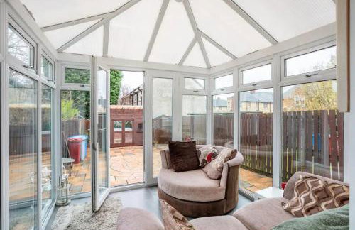 Captivating 3 bedroom home with conservatory - Foto 13