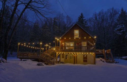 Dream Stratton Forest Cabin with Hot Tub and Fast WiFi - Foto 1