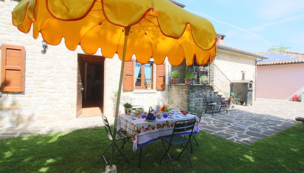 Cottage in Marche With Pool and Forest Views - Foto 5, Balcón