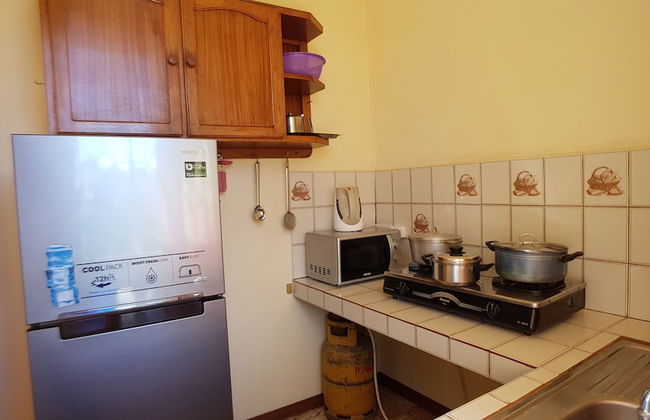 Allamanda Studios and Apartments - Photo 11