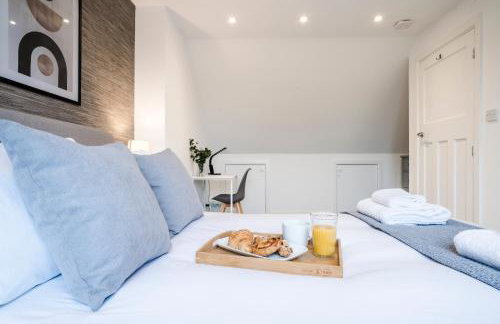 Cozy 3 Bedroom Terrace Cottage in Epsom - Photo 11