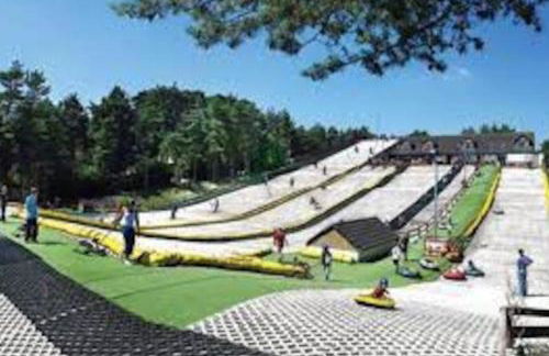 Spacious 5-Bedroom Victorian House Near Sandbanks - Sleeps 14, Parking & Garden - Foto 63