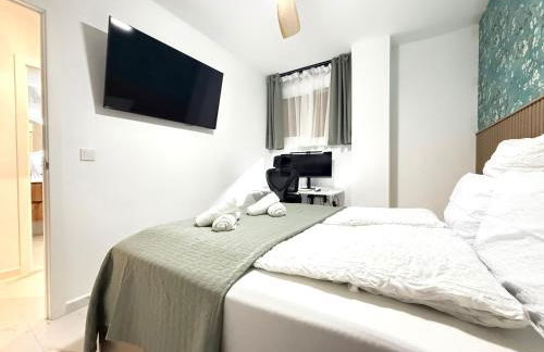 Sunset Beach Apartment - Playa del Cura, 10 meters to Beach, Sea View, Centrally Located, Los Locos - Foto 22