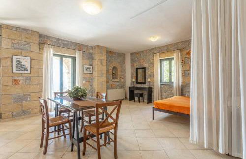 Luxury Villa Nefeli in Stoupa, Private Pool & BBQ - Foto 35