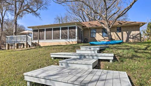 3 Mi to Dtwn! Riverfront Seguin Home w/ Sunroom - Foto 3