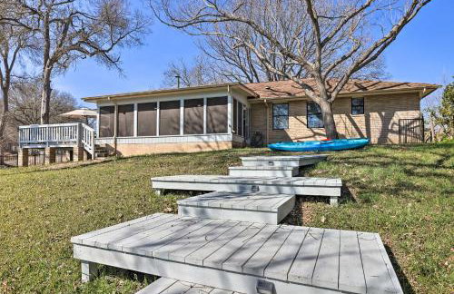3 Mi to Dtwn! Riverfront Seguin Home w/ Sunroom - Foto 3