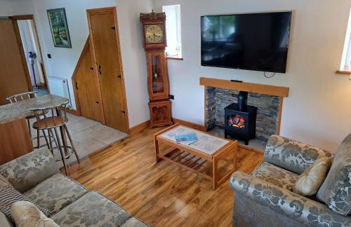 Rose Cottage Trecynon Traditional 2 bed cottage Zip World Beacons Bike - Photo 2