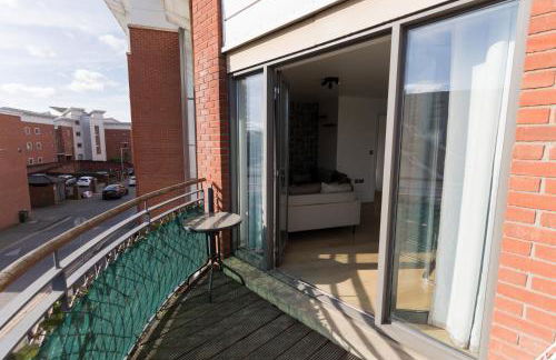 Highrise Balcony Stay in the Heart of Wolverhampton - Foto 3