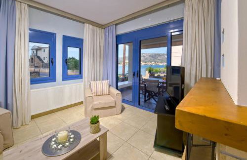 SeaSight Living Apartment - Photo 9