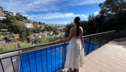 Villa de lujo con vistas al mar y piscina privada - Foto 2