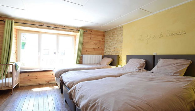 Lavish Holiday Home in Chassepierre With Terrace - Foto 4, Quarto