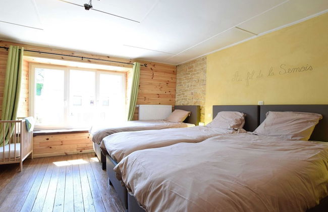 Lavish Holiday Home in Chassepierre With Terrace - Photo 4