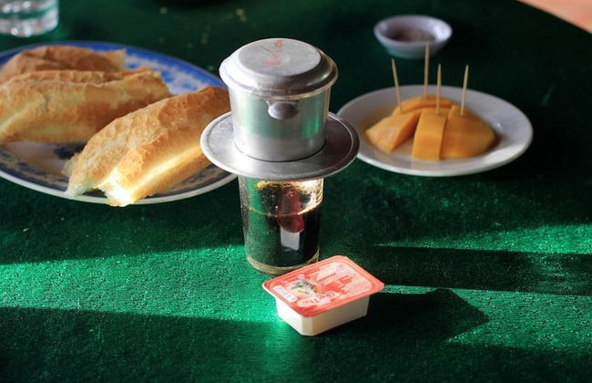 Peaceful Homestay in the Middle of Fruit Garden - Room With Four Double Beds - Foto 11