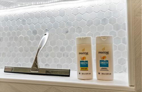 5-Bedroom Home with 2 Kitchens & Rooftop Deck, U Street and Shaw - Foto 20