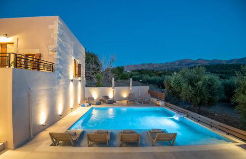 Pavlina Villa , a hidden gem with heated pool and ping pong! - Photo 55