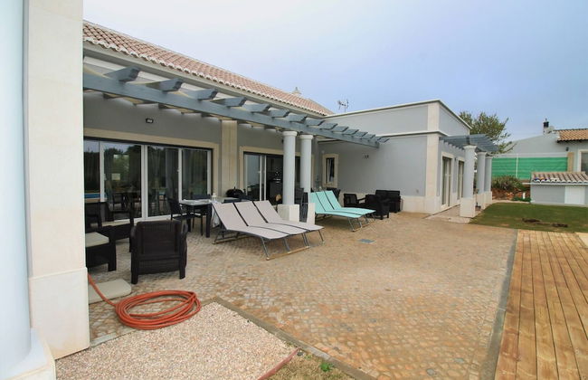 Semi-detached Villa With Pool In Rural Setting - Photo 19