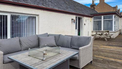 Duffus Nights - Photo 3, Garden