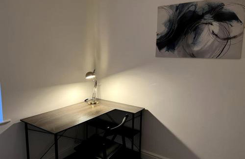 Large 5 Bedroom House Sleeps 10 Ideal for Contractors - Foto 24