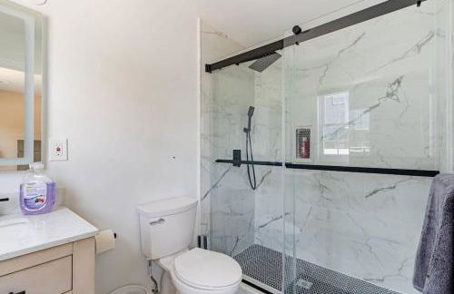 Charming 3BR Condo Near Ventnor Beach - Foto 10