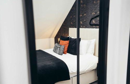 Hen & Chickens Luxury Apartments, Free Parking, By DerBnB - Photo 13