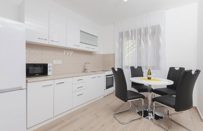 Muo Sea Front Apartments Kotor - Photo 11