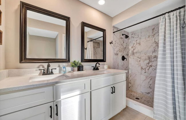 Heated Pool 3b 2b Home 10 Mins to Beach - Photo 7