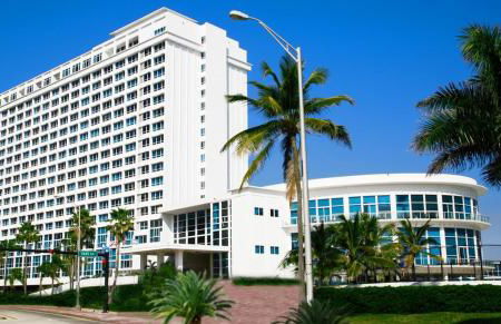 Castle Beach Club Apartments - Photo 4